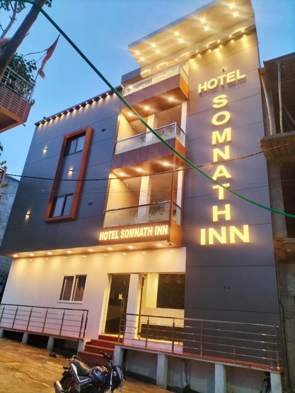 Hotel Somnath Inn Uddzsaín Kültér fotó
