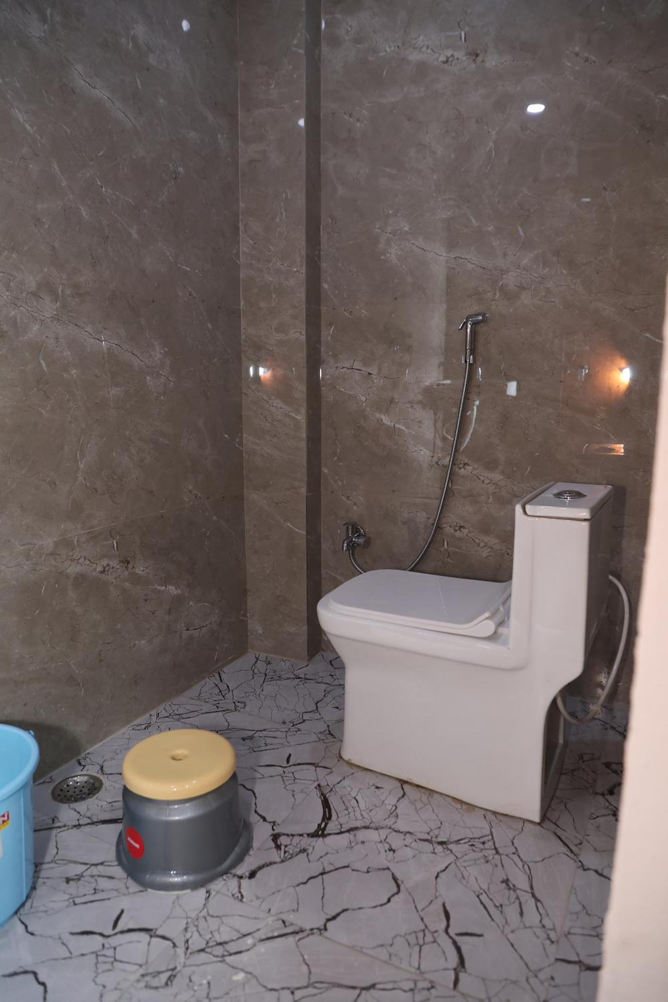 Hotel Somnath Inn Uddzsaín Szoba fotó